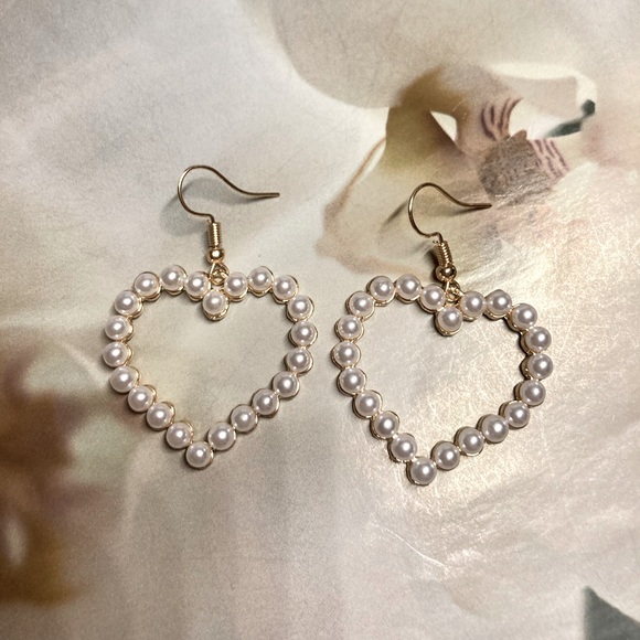 Pearl Heart  Drop ❤️ Earrings - Picture 3 of 5